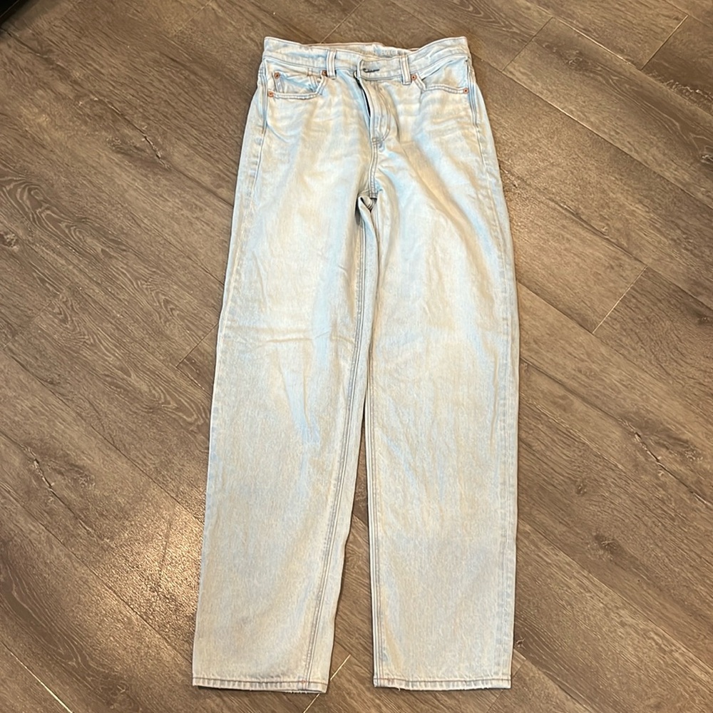 Light wash straight Jean
